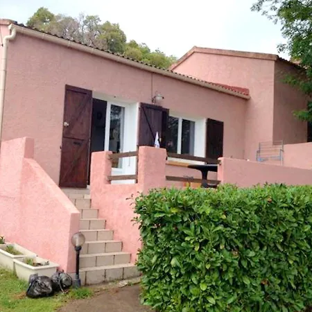 Maison Charmante A Avec Piscine Partagee