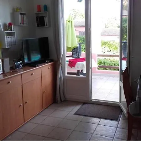 Maison Charmante A Avec Piscine Partagee