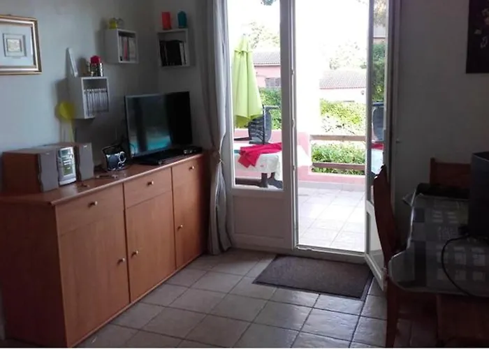 Maison Charmante A Avec Piscine Partagee